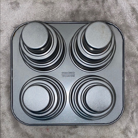 Chicago Metallic Multi Tier Cake Pan - Picture 2 of 3